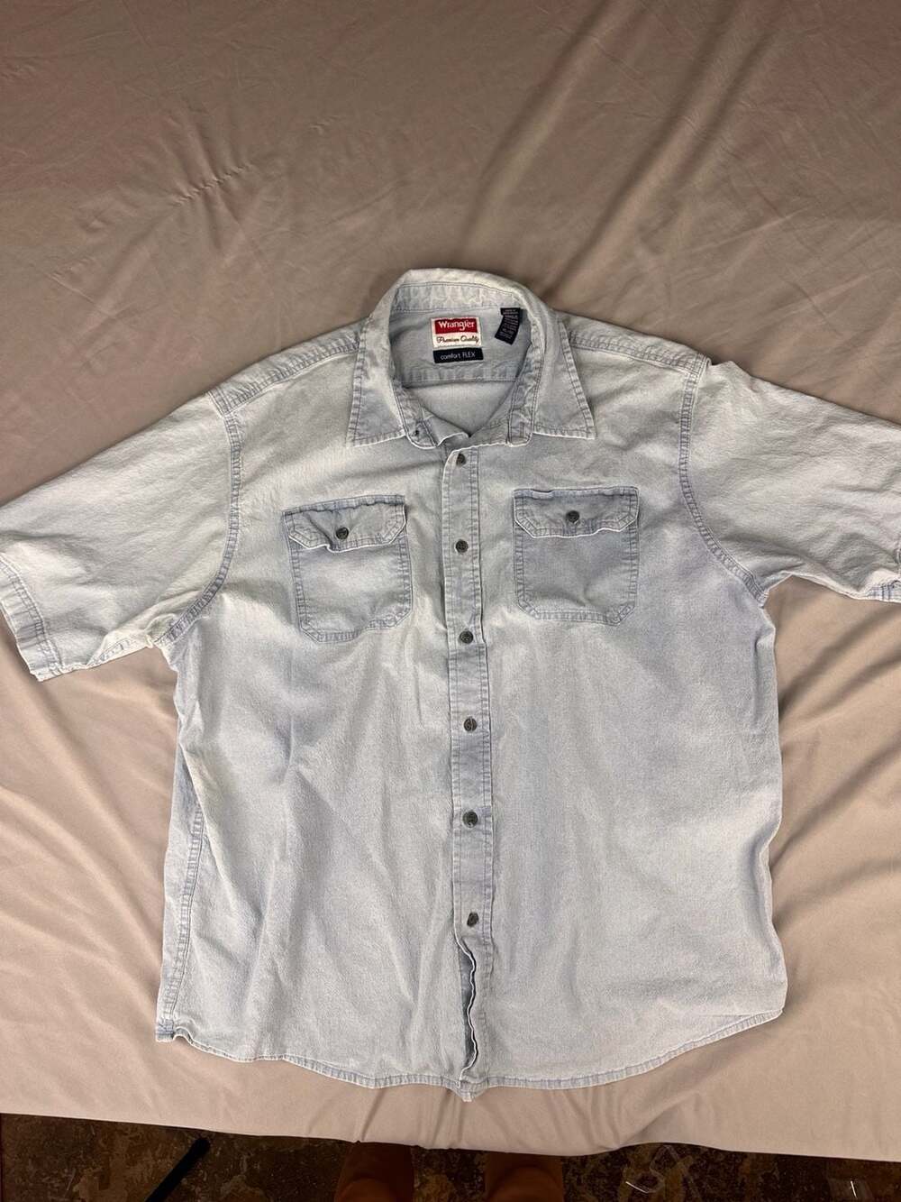 Wrangler Short Sleeve Button Down Shirt Size XL Light Wash Denim